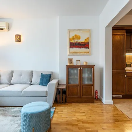 The With The Clock דירה